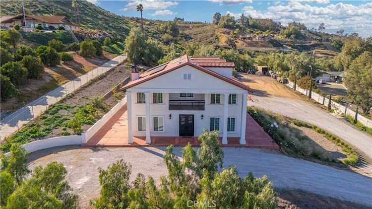 17423 Wicker Way, Riverside, CA 92504