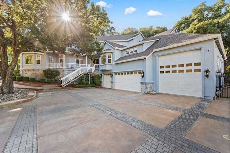 1925 Mantelli Dr, Gilroy, CA 95020