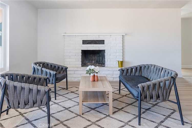 17820 Sycamore St, Hesperia, CA 92345