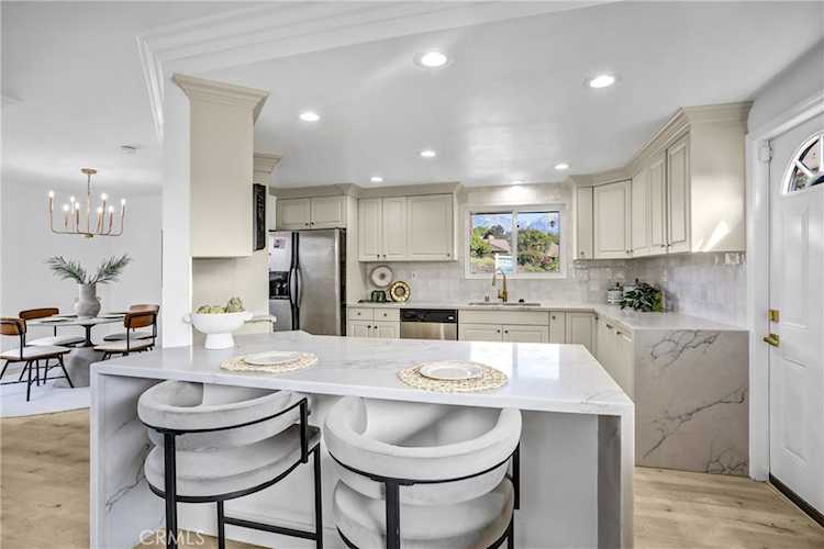 872 Huron, Claremont, CA 91711