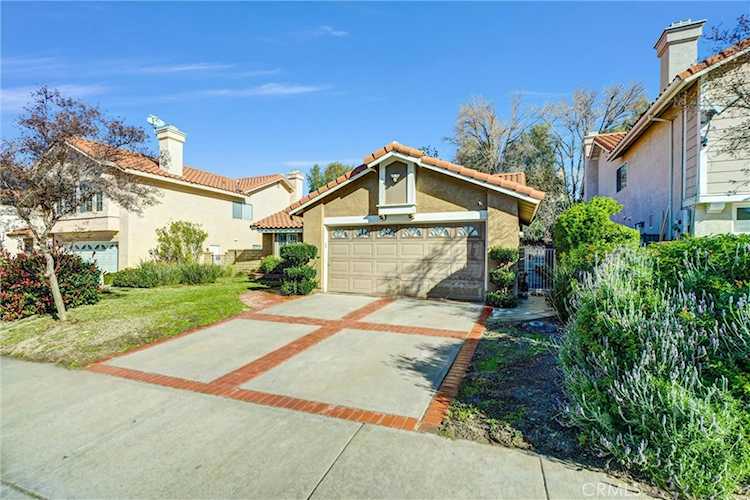 20061 Shadow Hills Ct, Saugus, CA 91390