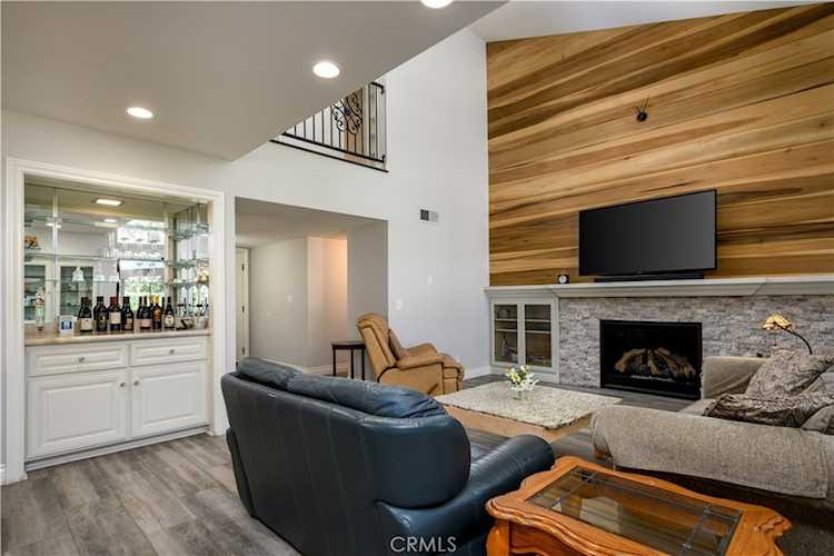 9453 Friendly Woods Ln, Whittier, CA 90605