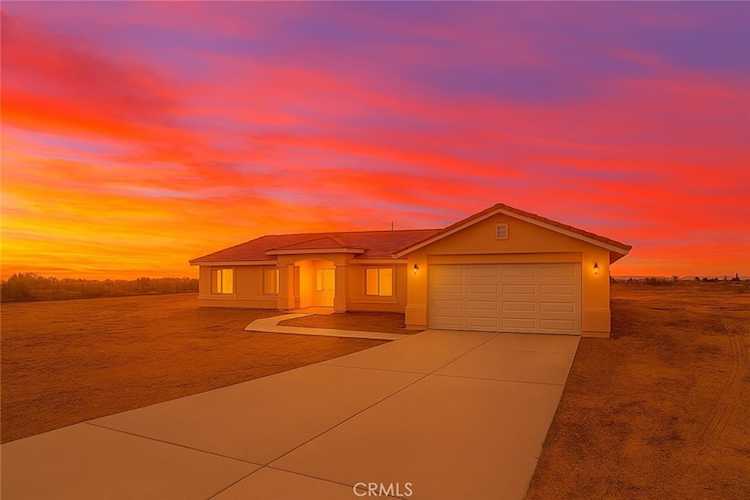 12275 Barbet, Phelan, CA 92371