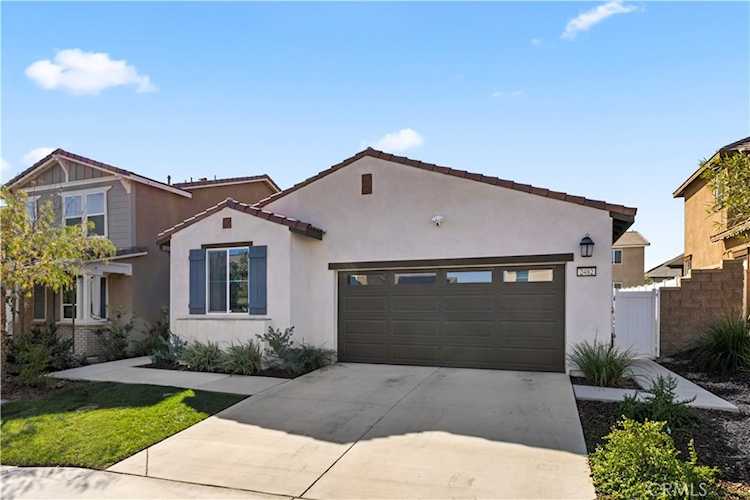 2482 Wagon Wheel Way, Rialto, CA 92377
