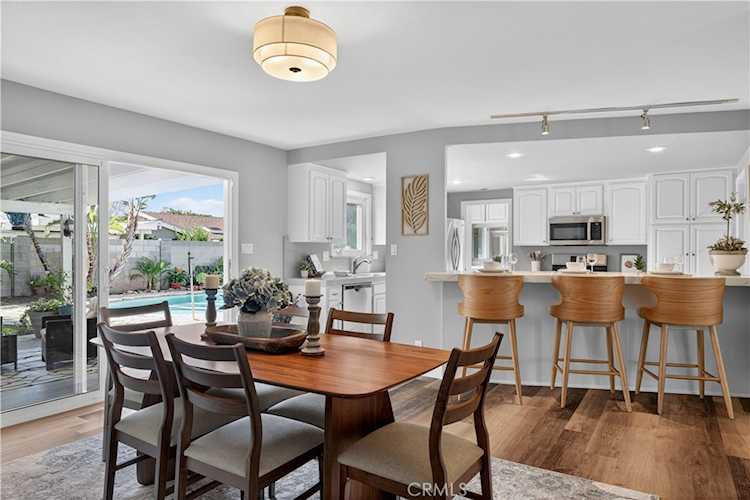 1610 E 20th St, Santa Ana, CA 92705