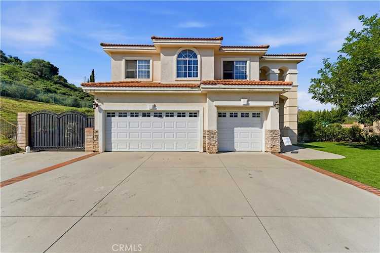 1717 Van Dusen Rd, La Verne, CA 91750
