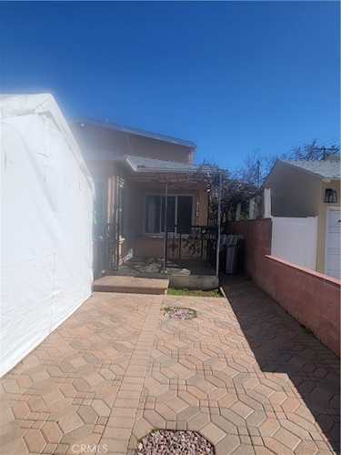 2016 N Screenland, Burbank, CA 91505