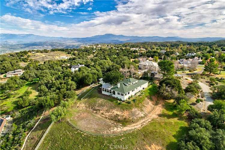 16765 Charro Rd, Lake Elsinore, CA 92530