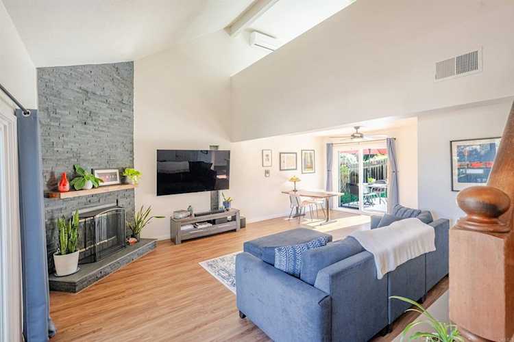 331 Windy Ln, Vista, CA 92083