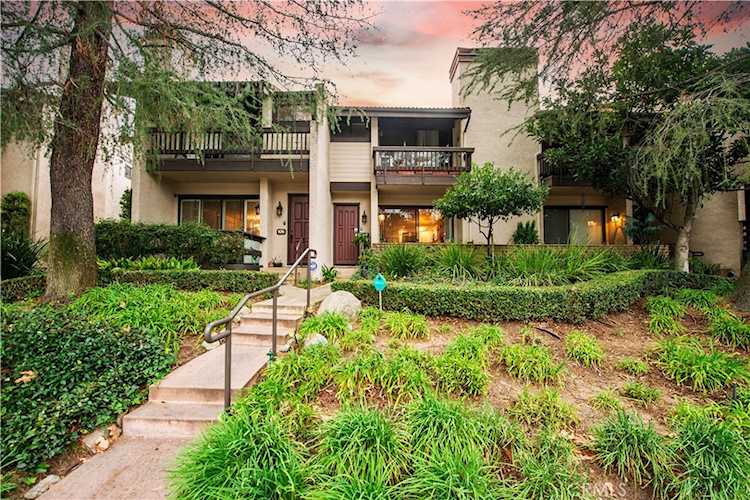 5711 Owensmouth #107, Woodland Hills, CA 91367