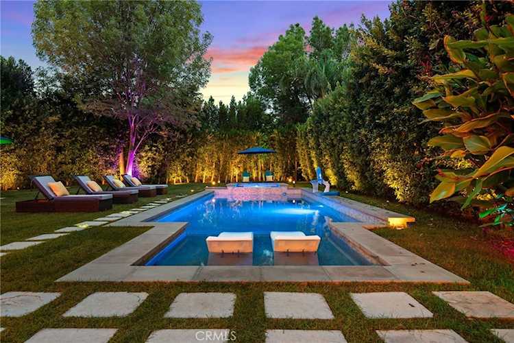 22900 Hatteras Ave, Woodland Hills, CA 91367