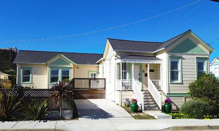 302 Park St, Pacific Grove, CA 93950