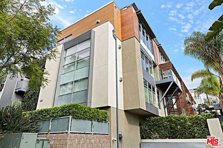 1250 N Harper Ave #416, West Hollywood, CA 90046