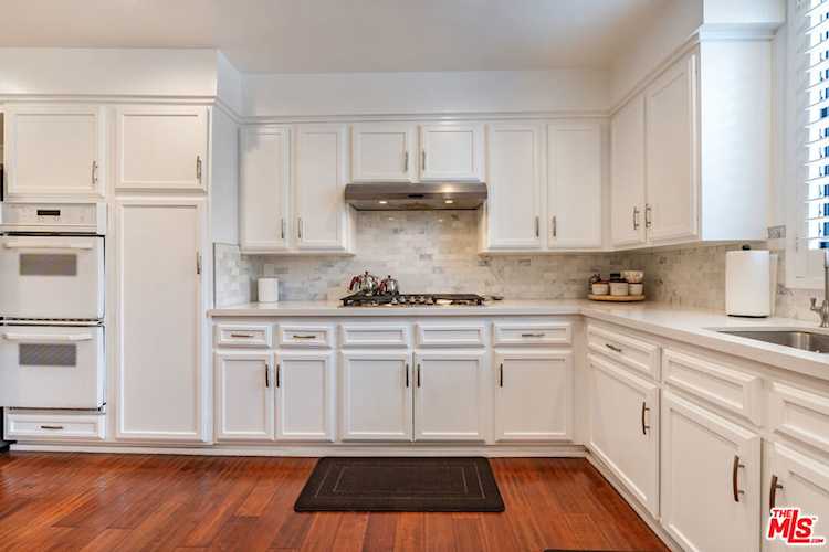 14521 Benefit St #207, Sherman Oaks, CA 91403