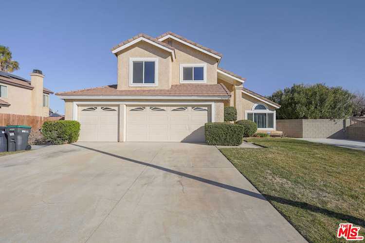 37712 Duffel St, Palmdale, CA 93552