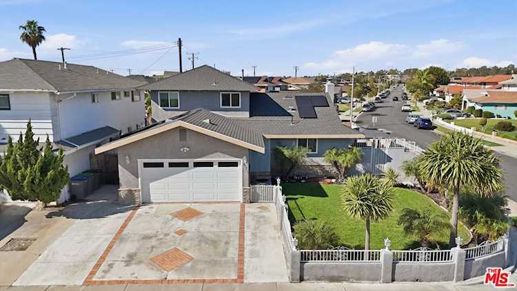 879 E Turmont St, Carson, CA 90746