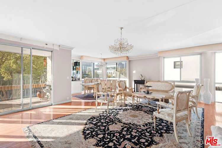 320 N Maple Dr #303, Beverly Hills, CA 90210