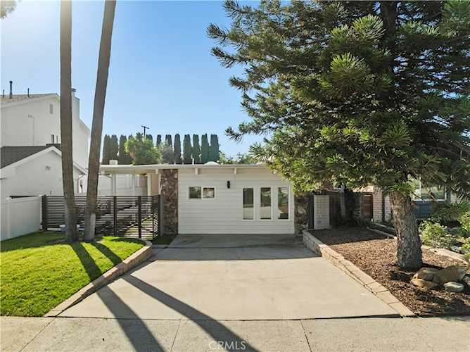 21206 Merridy St, Chatsworth, CA 91311