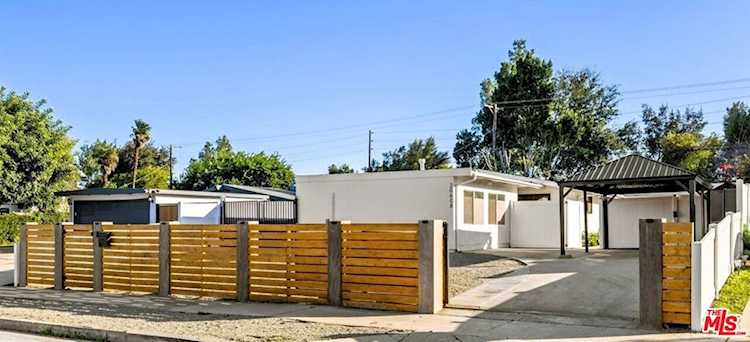 20608 Haynes St, Winnetka, CA 91306