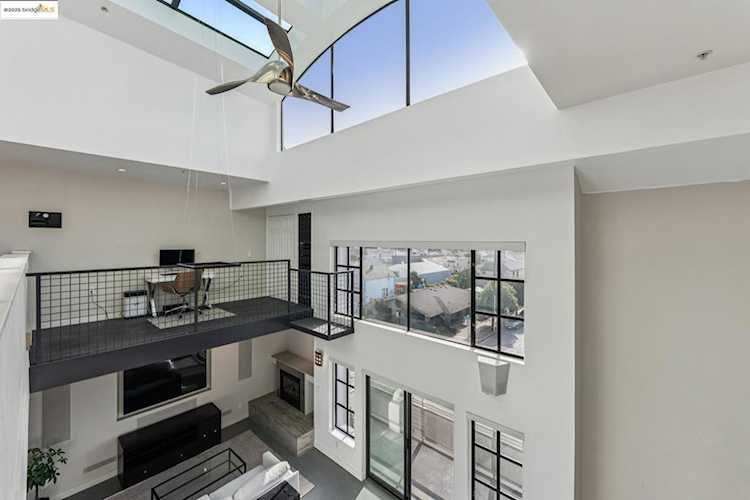 850 850 W Grand Ave #17, Oakland, CA 94607