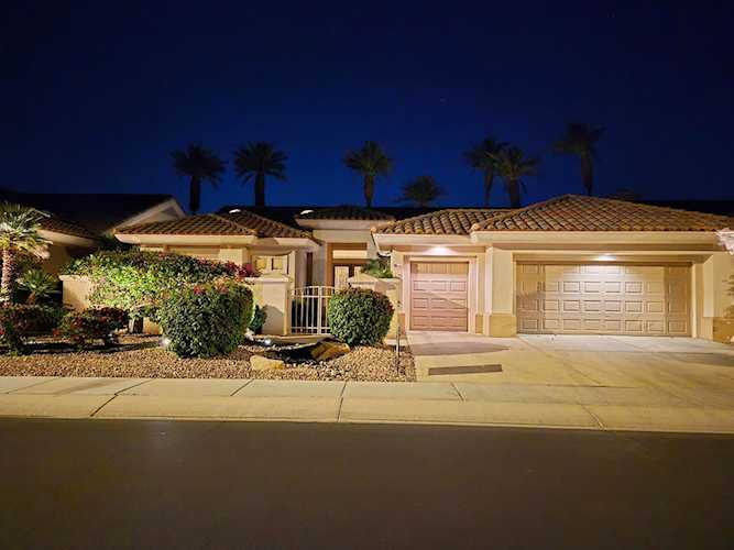 38104 Sunny Days Dr, Palm Desert, CA 92211