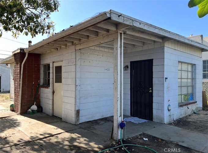 1422 E Sandison, Wilmington, CA 90744