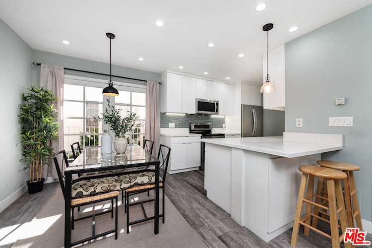 1145 Larrabee St #6, West Hollywood, CA 90069