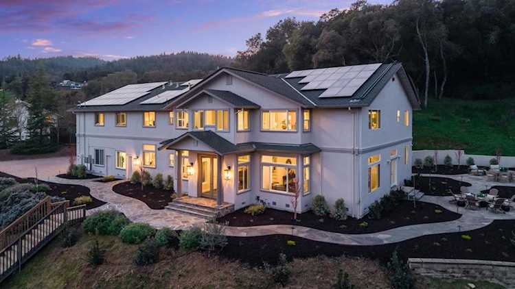 18400 Lakeview Ct, Los Gatos, CA 95033