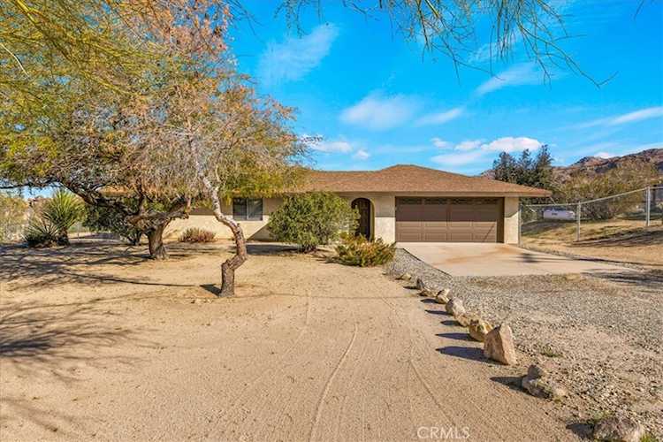 6875 Mount Shasta Ave, Joshua Tree, CA 92252