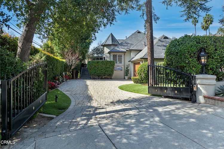 1565 S Oak Knoll Ave, Pasadena, CA 91108