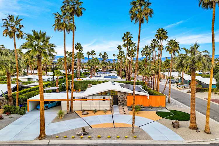 992 E La Jolla Rd, Palm Springs, CA 92264