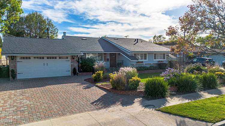 16322 Hiawatha St, Granada Hills, CA 91344