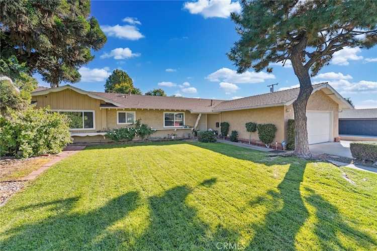 2066 Royalty, Pomona, CA 91767