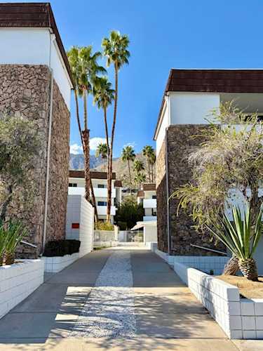 2301 S Skyview Dr #2, Palm Springs, CA 92264