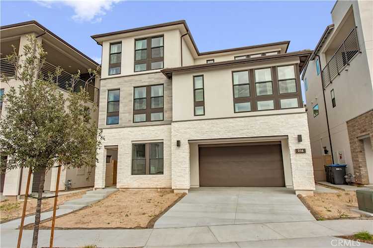 216 Stage, Irvine, CA 92618