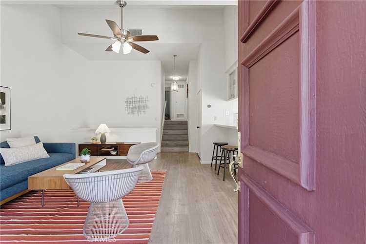 6227 1/2 Randi, Woodland Hills, CA 91367