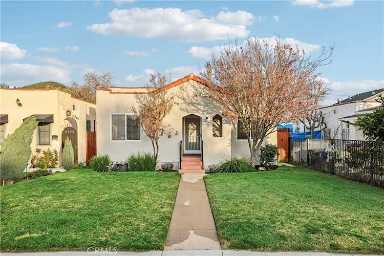 3845 Hollypark, Los Angeles, CA 90039