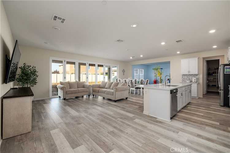 30538 Oasis Rd., Murrieta, CA 92563