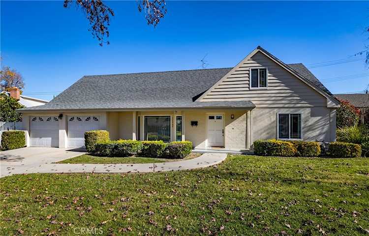 11363 Poplar St, Loma Linda, CA 92354