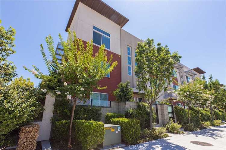 5786 Acacia Ln, Lakewood, CA 90712