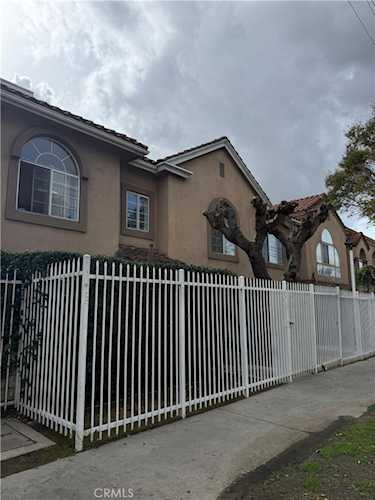 15044 Nordhoff St #8, North Hills, CA 91343