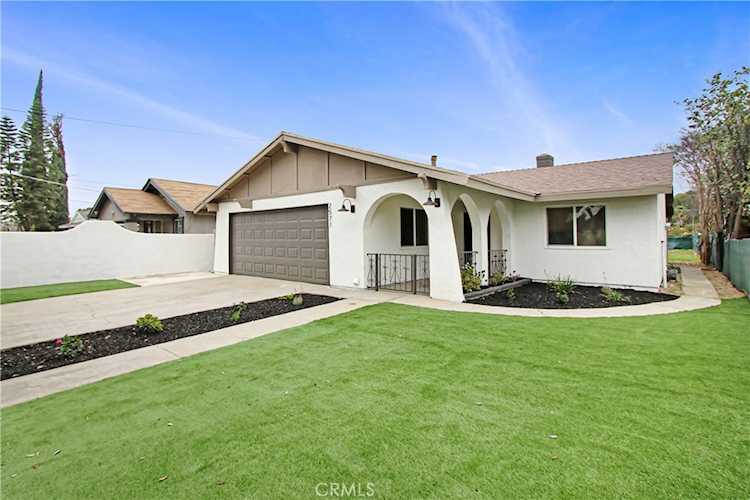2571 12th St, Riverside, CA 92507