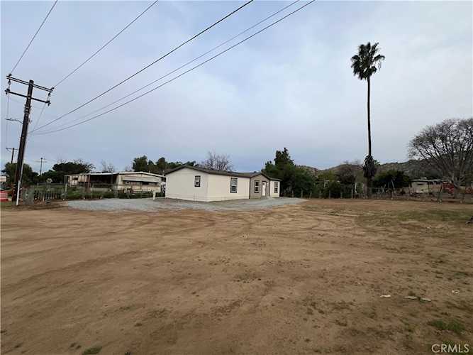 32100 Sweetwater Ln, Homeland, CA 92548