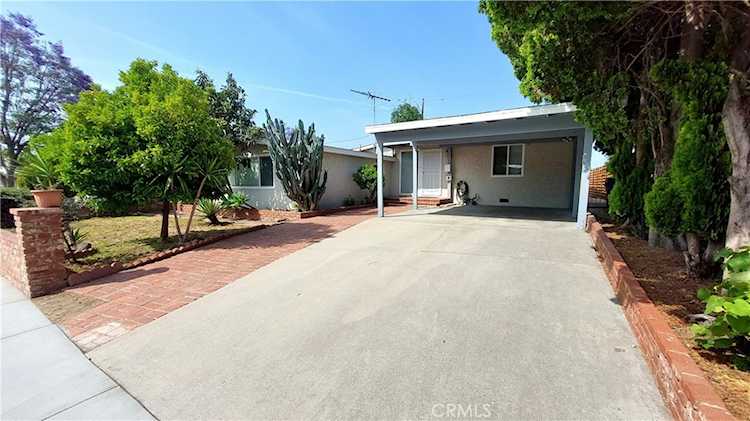 8649 Cantaloupe Ave, Panorama City, CA 91402