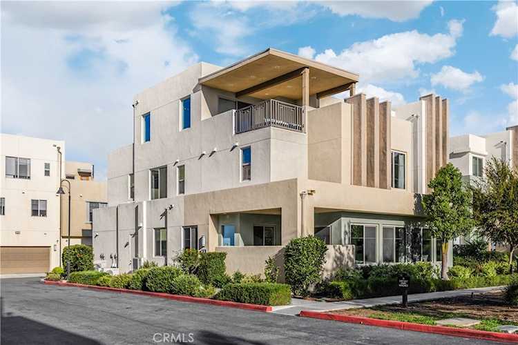 269 Magnet, Irvine, CA 92618