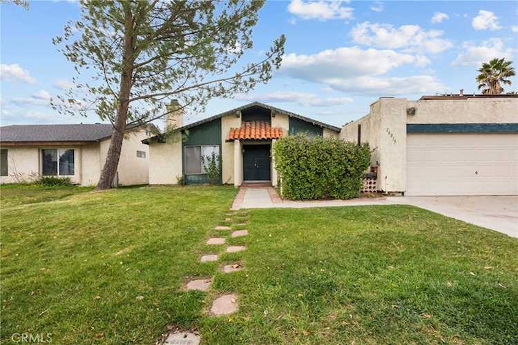 26815 Lugar De Oro Dr, Valencia, CA 91354