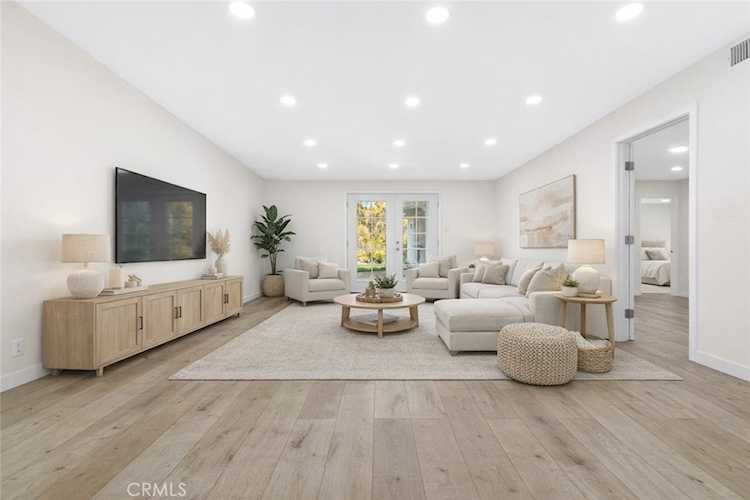 11753 Blythe, North Hollywood, CA 91605