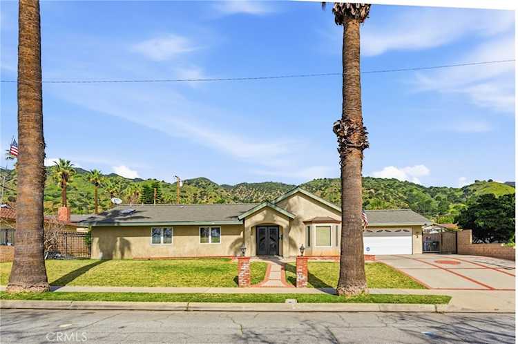 1011 E Palm, Glendora, CA 91741