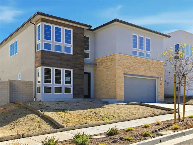 27558 Juniper Ln, Valencia, CA 91381