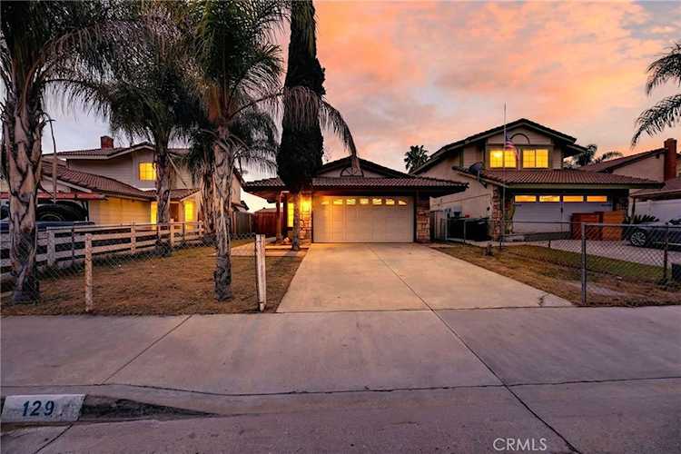 129 Olivetree Dr, Perris, CA 92571
